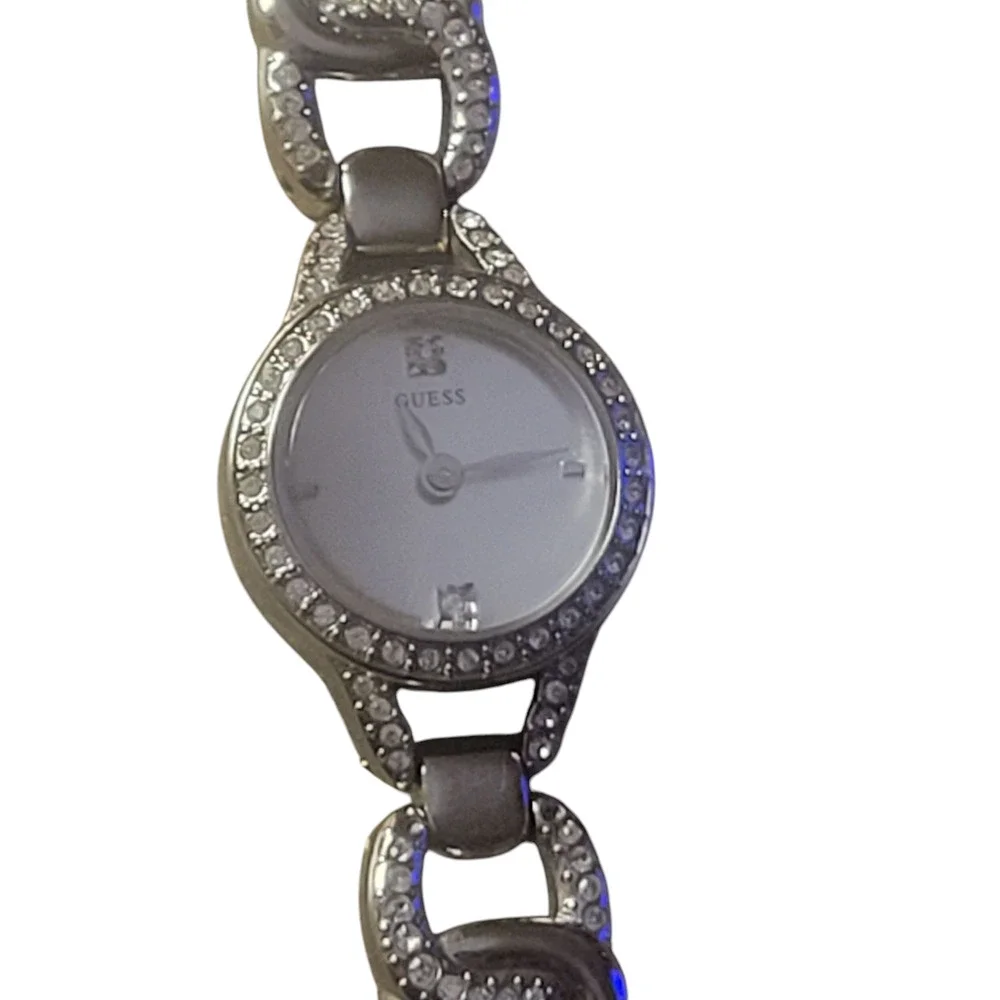 Guess Ladies Watch Elegant Dressy New‎ Battery Rhinestone accents 7 inch band